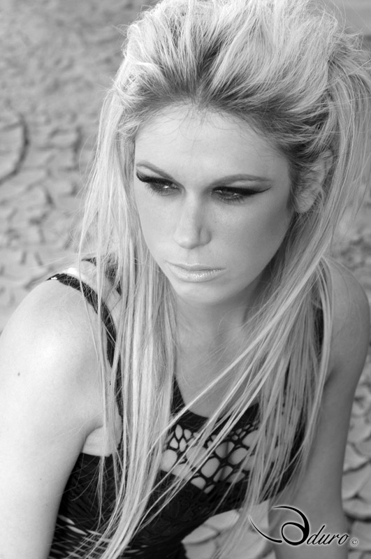 Female model photo shoot of xx Danielle Fox xx