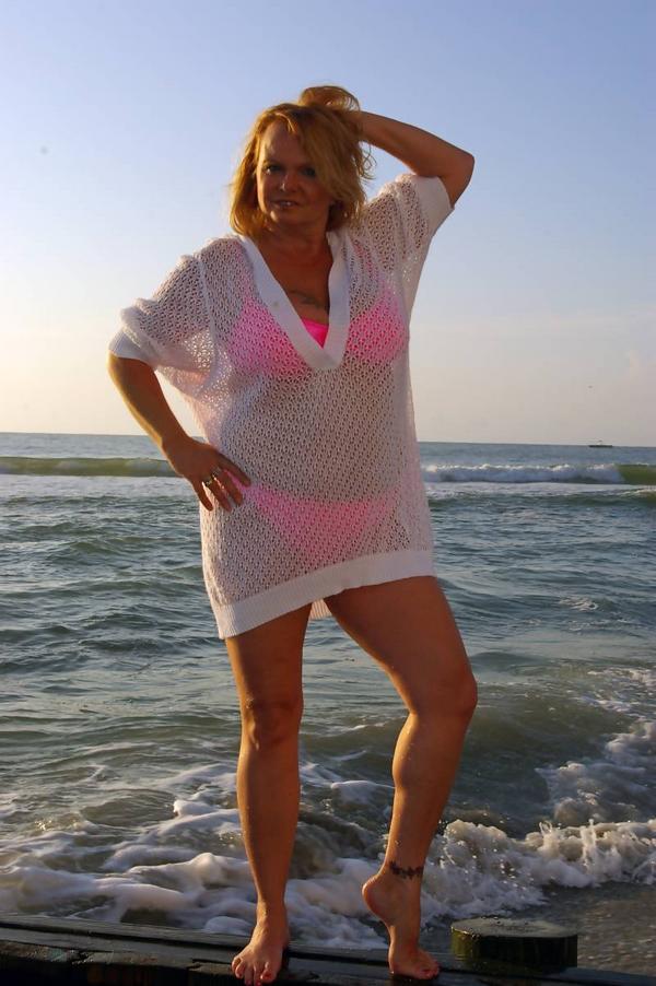 Female model photo shoot of Carolina Tess in Myrtle Beach