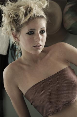 Female model photo shoot of Harriet Bates