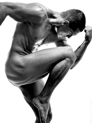 Male model photo shoot of Luizo Vega