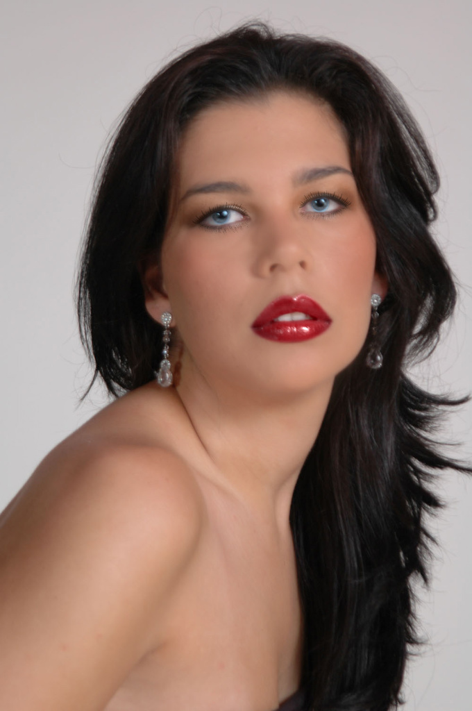 Female model photo shoot of Lilian Gonzalez by Future Photography