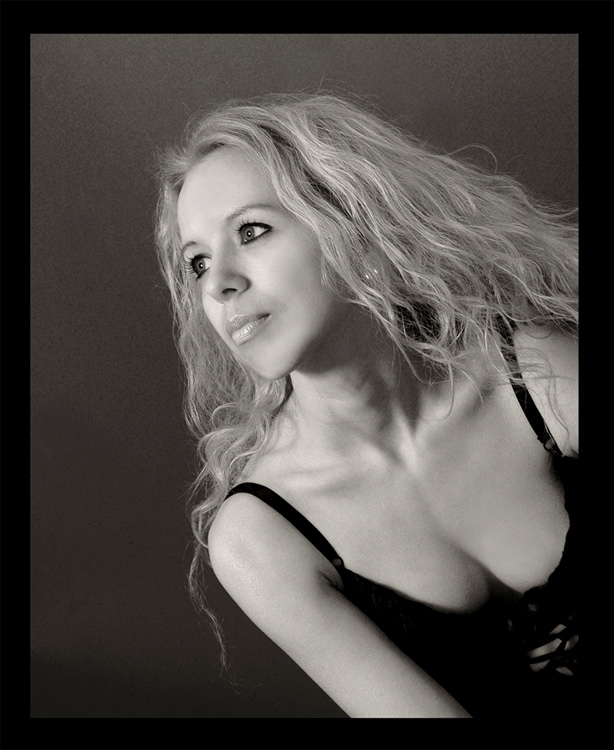 Female model photo shoot of Elena Alekova
