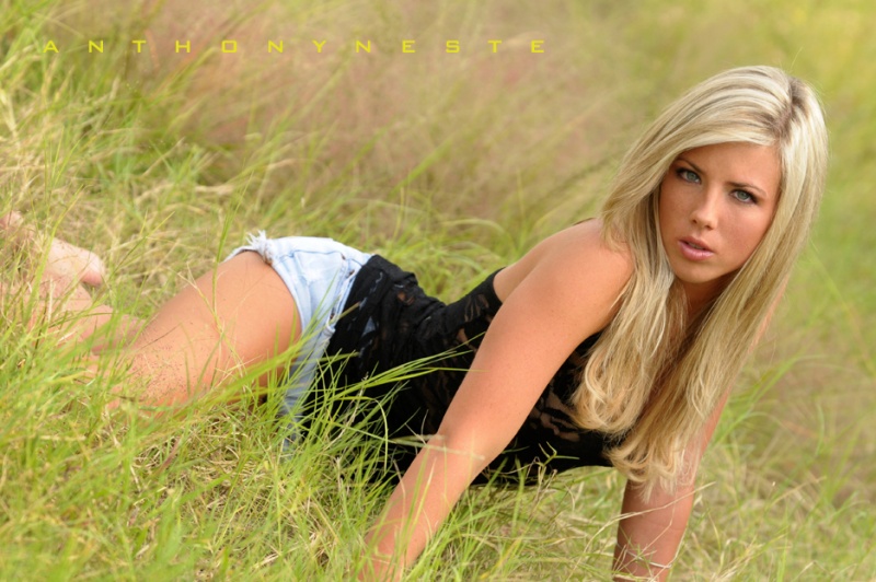 Female model photo shoot of Lindsey Wilken