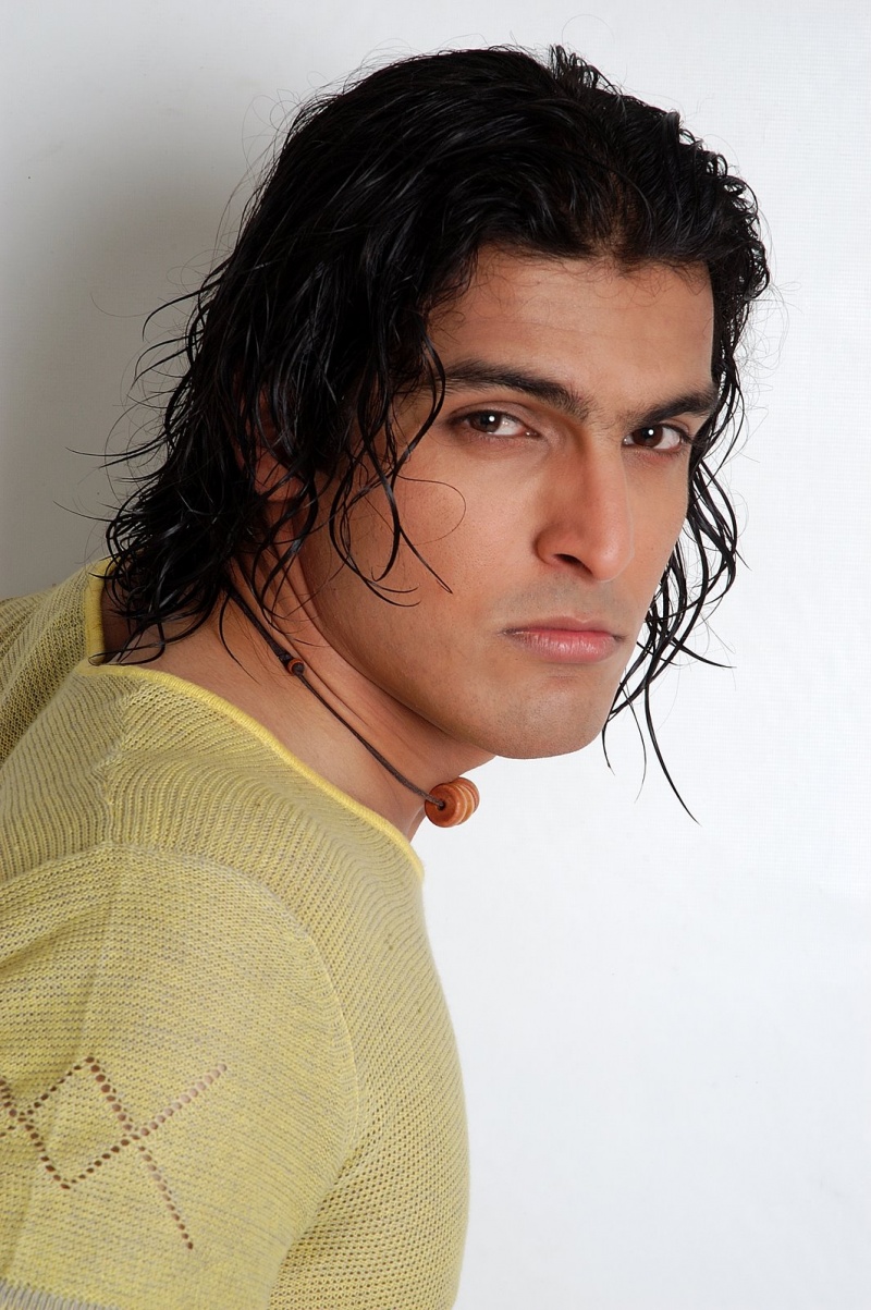 Male model photo shoot of talhasa