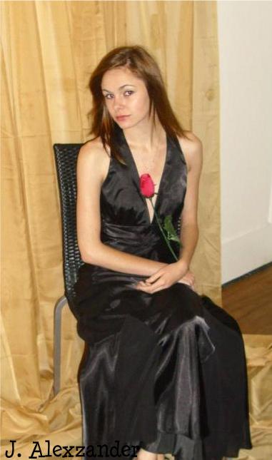Female model photo shoot of Saraa Rose