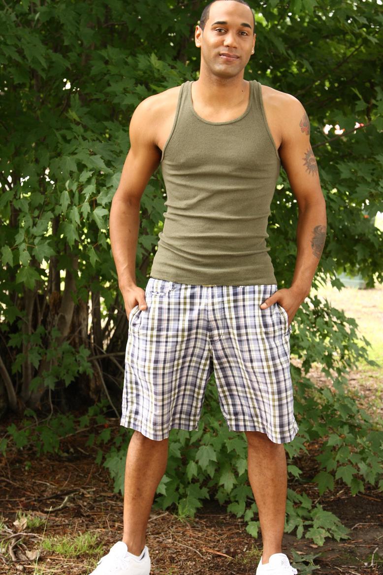 Male model photo shoot of Tommy Tee