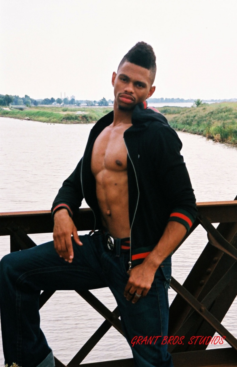 Male model photo shoot of Lamar Baskin