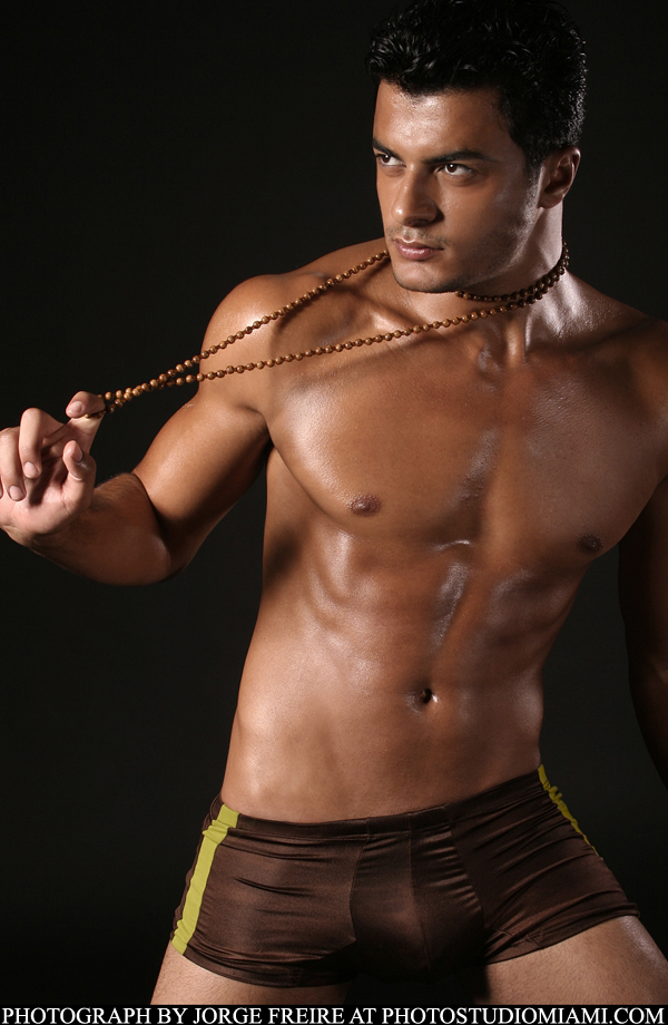 Male model photo shoot of Jorge Freire PSM and M-A-L-E-K in The Studio