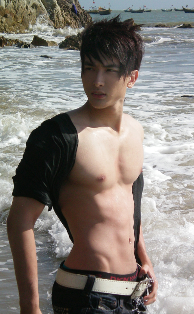 Male model photo shoot of VincentHuang in Halong Bay