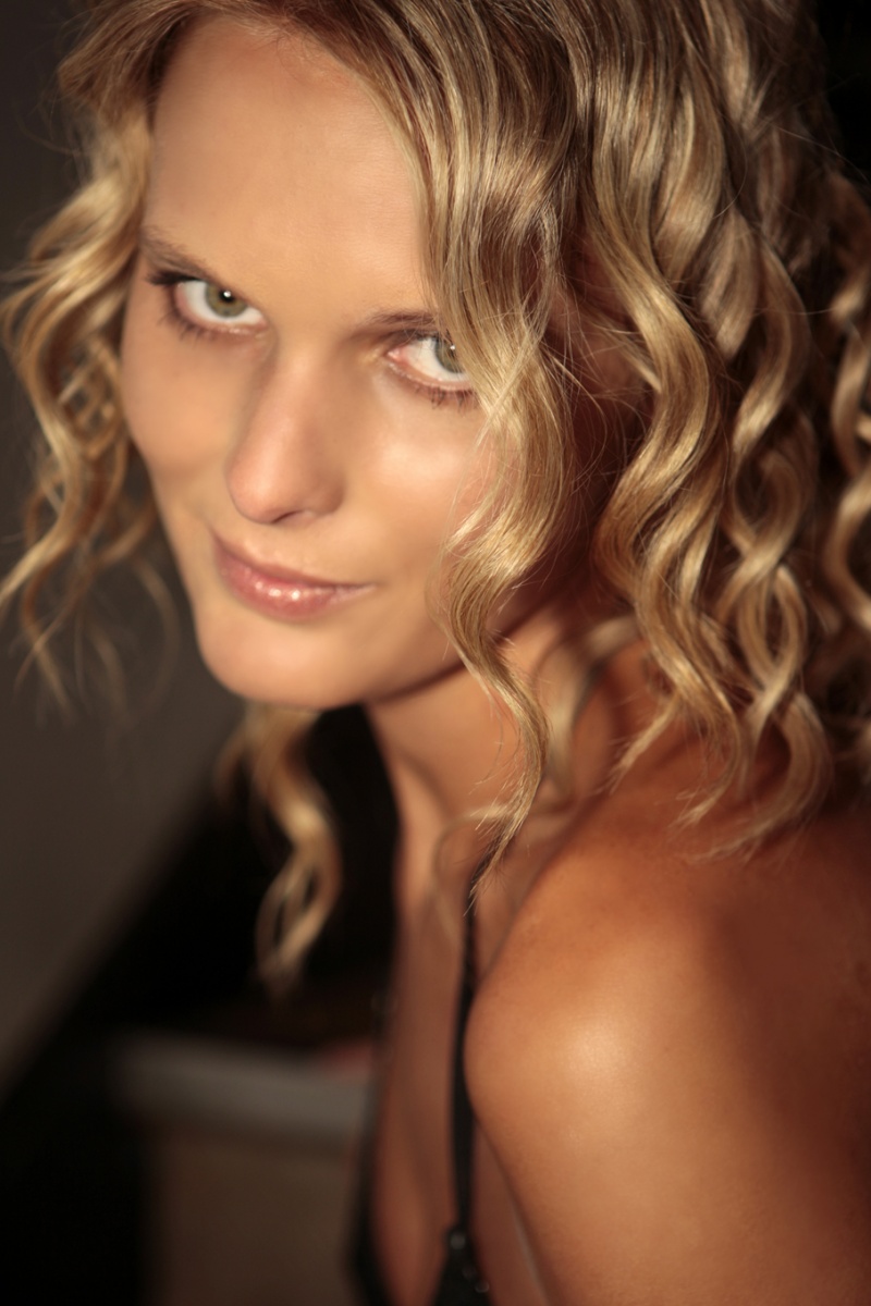 Female model photo shoot of kaylouise