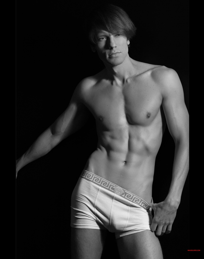 Male model photo shoot of Alex Takov