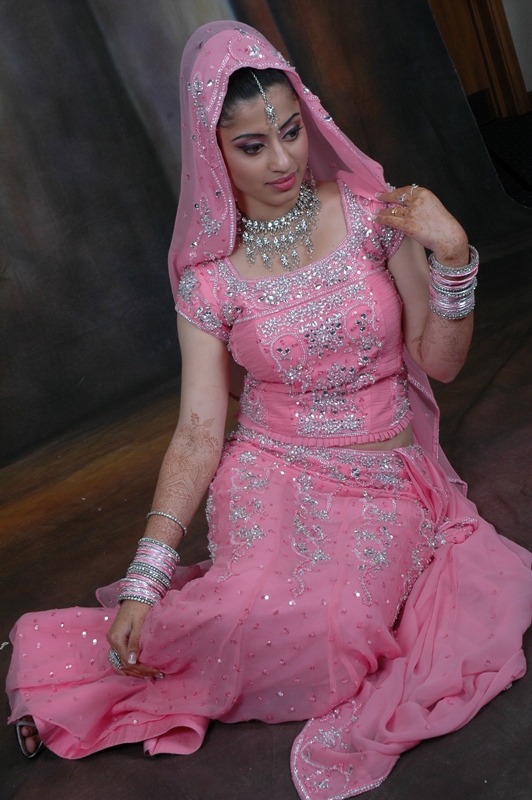 Female model photo shoot of Saima E