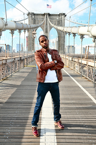 Male model photo shoot of Endy Santana in brooklyn bridge