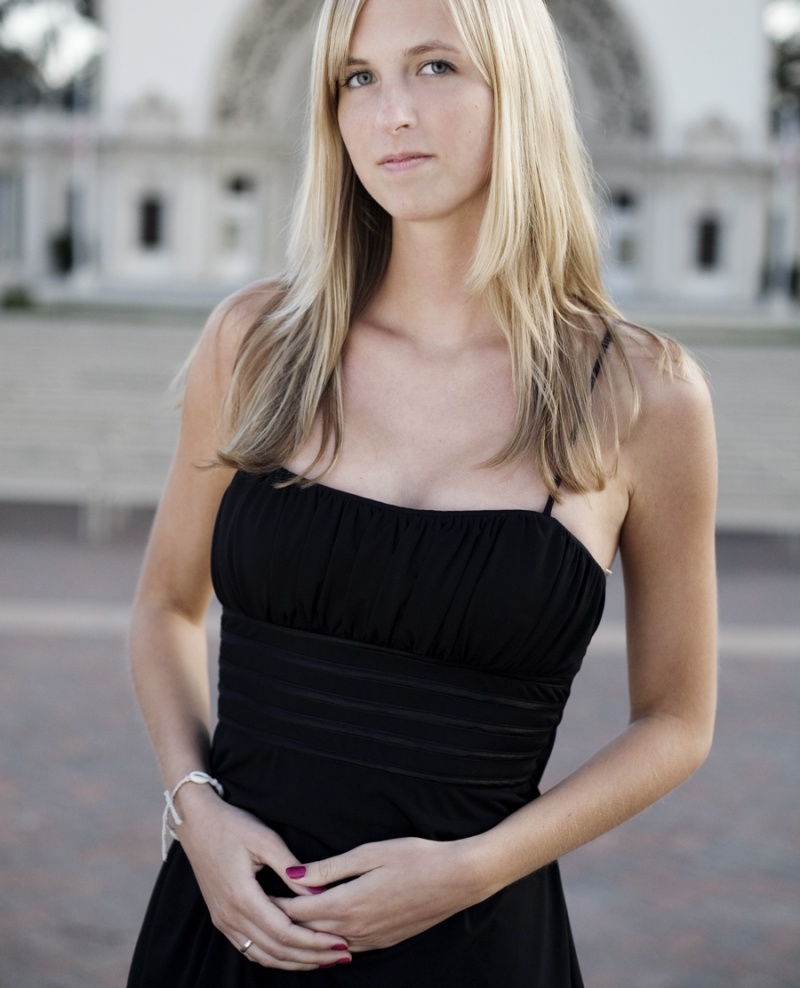 Female model photo shoot of Nicole Ragan