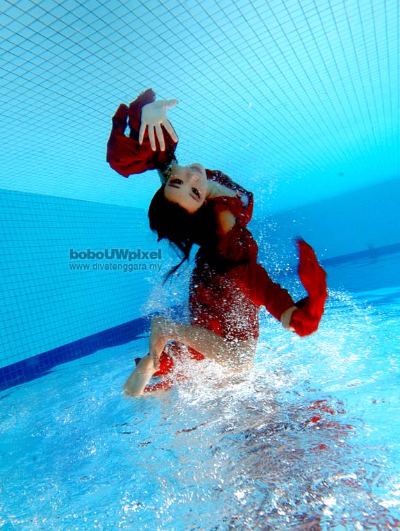 Male model photo shoot of Bobo Underwater Pixel in Scuba Adventures Cheras