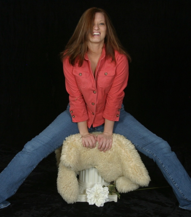 Female model photo shoot of Jennifer Kaye