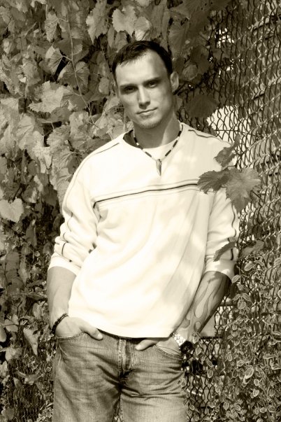 Male model photo shoot of Erick Audritsh