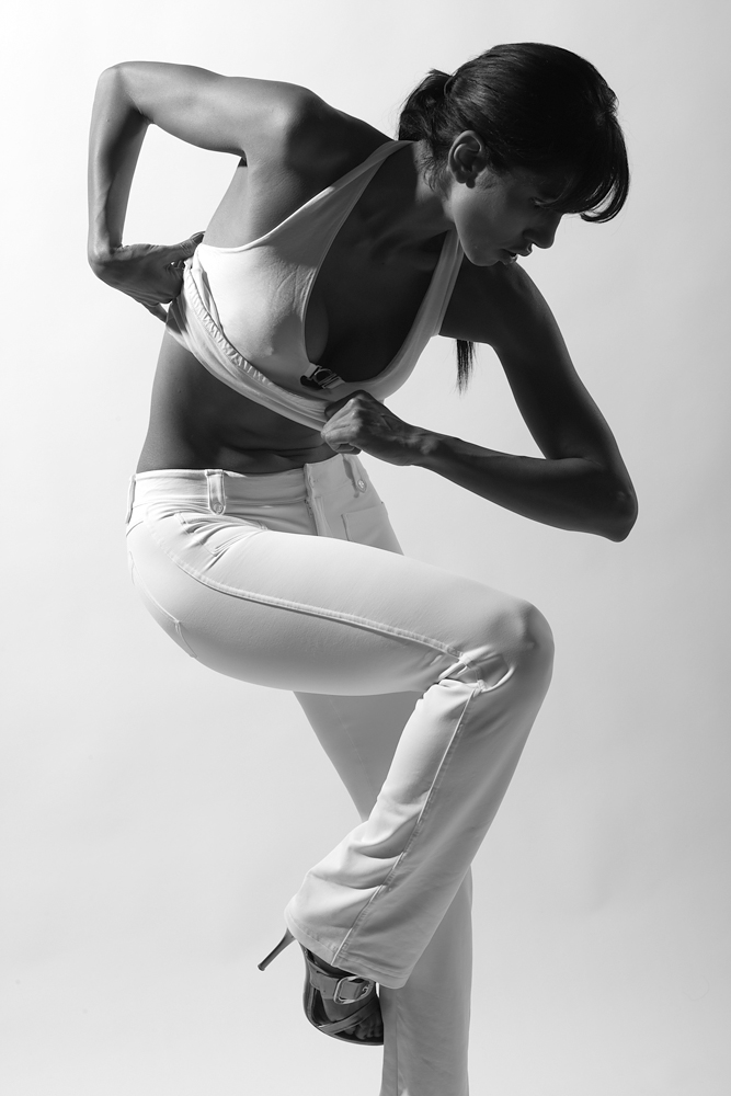 Female model photo shoot of Tati Polo by K E S L E R