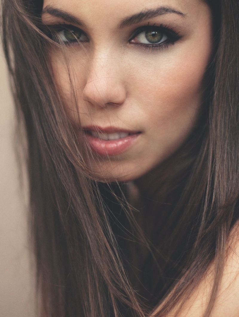 Female model photo shoot of Danielle Iz by inkblotch
