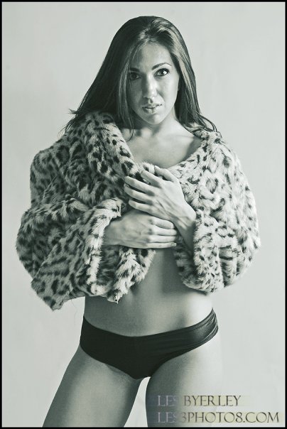Female model photo shoot of Alyssa Nic