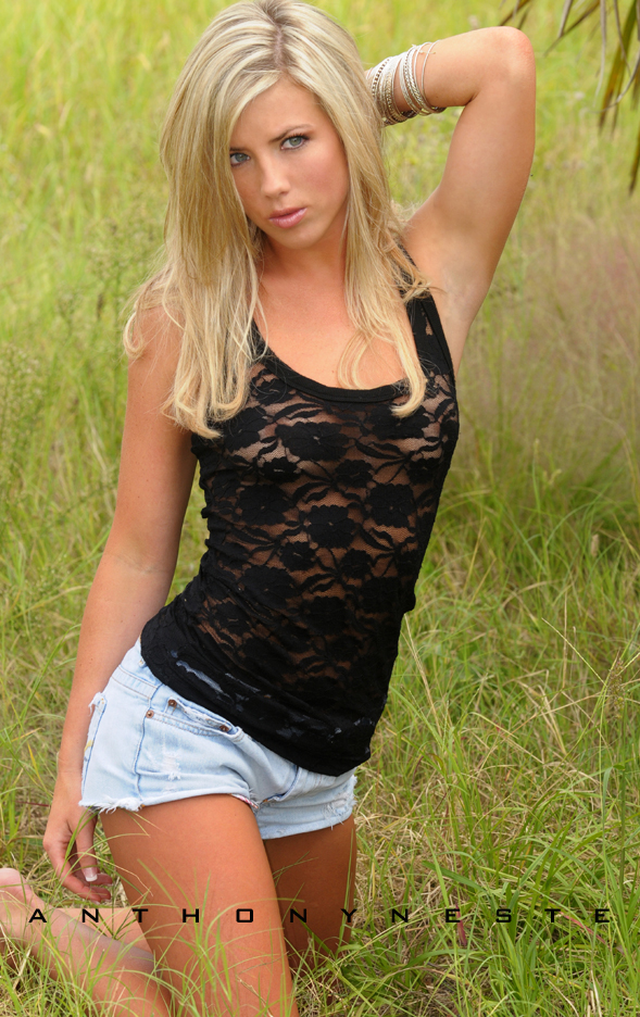 Female model photo shoot of Lindsey Wilken
