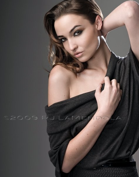 Female model photo shoot of Michelle Anais