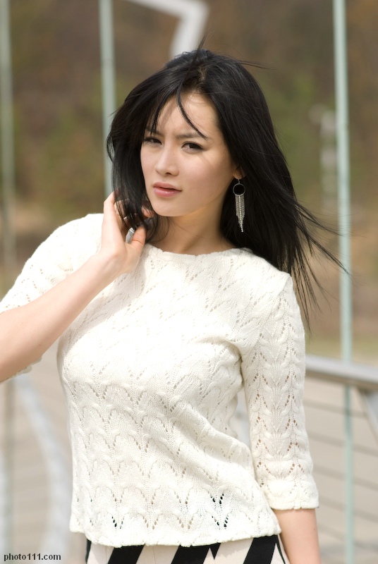 Female model photo shoot of Erika Mizuno