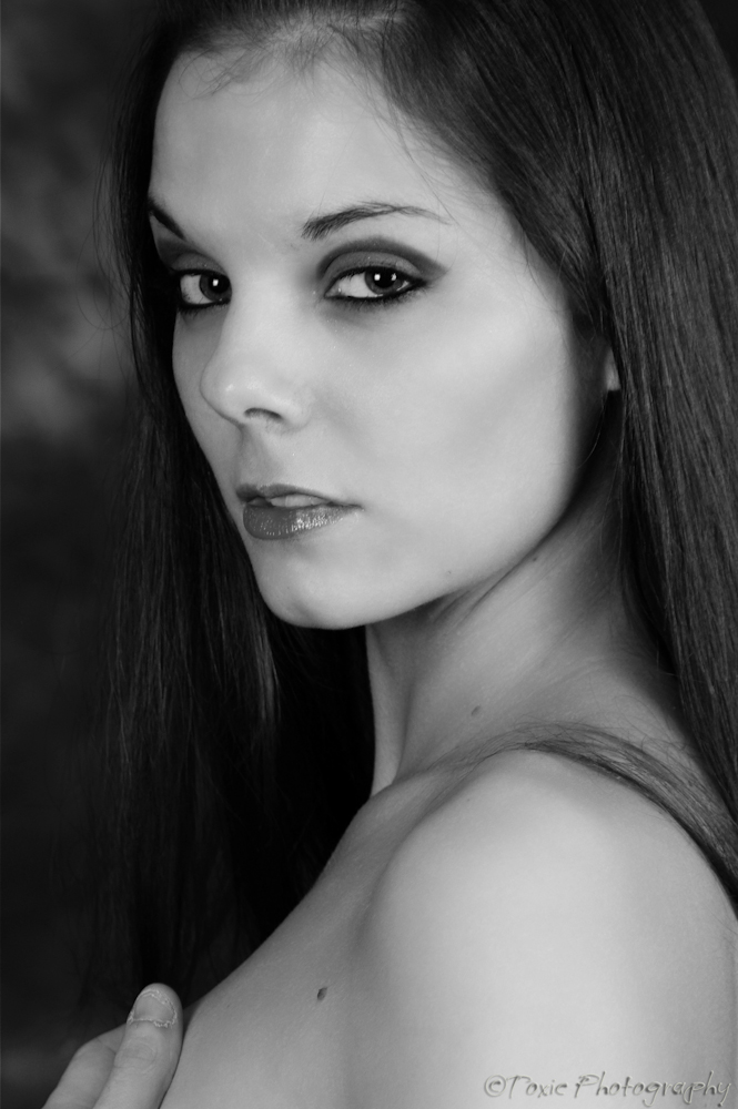 Female model photo shoot of Nikki Mattsson