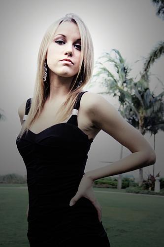 Female model photo shoot of Hannah Taylor