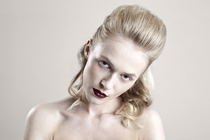 Female model photo shoot of Louise Munro and bo k, makeup by PaulinaS