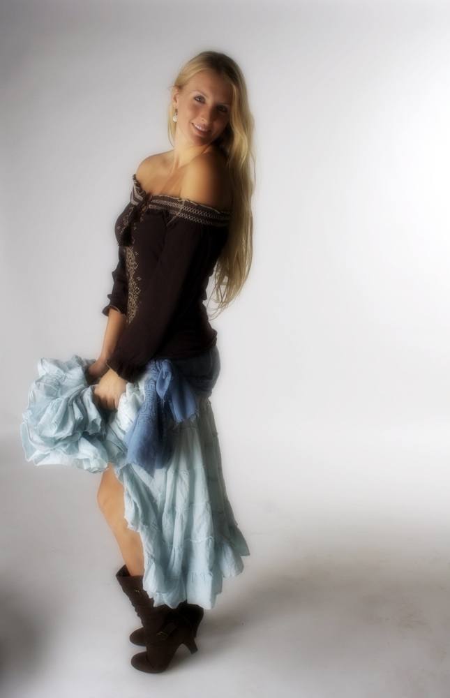 Female model photo shoot of Amanda Carlyle