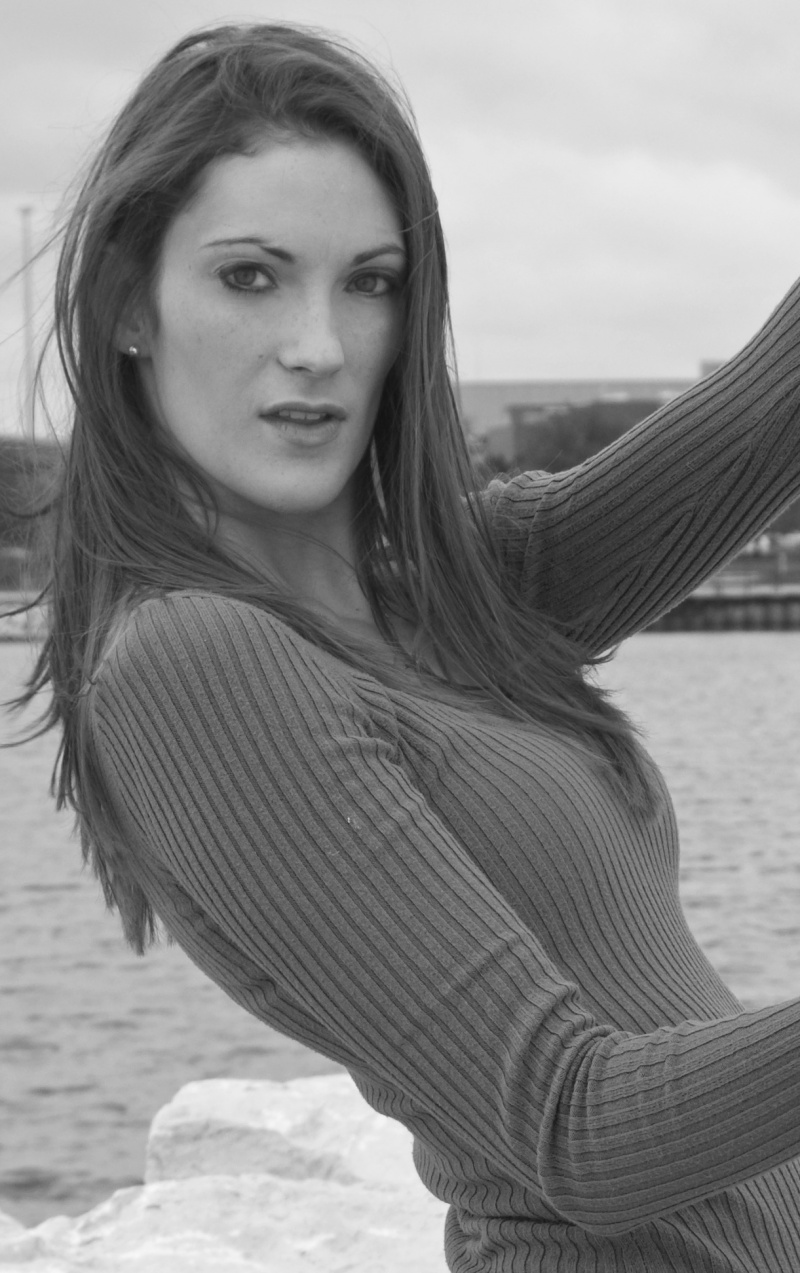 Female model photo shoot of LindsayAnne in Milwaukee Lakefront
