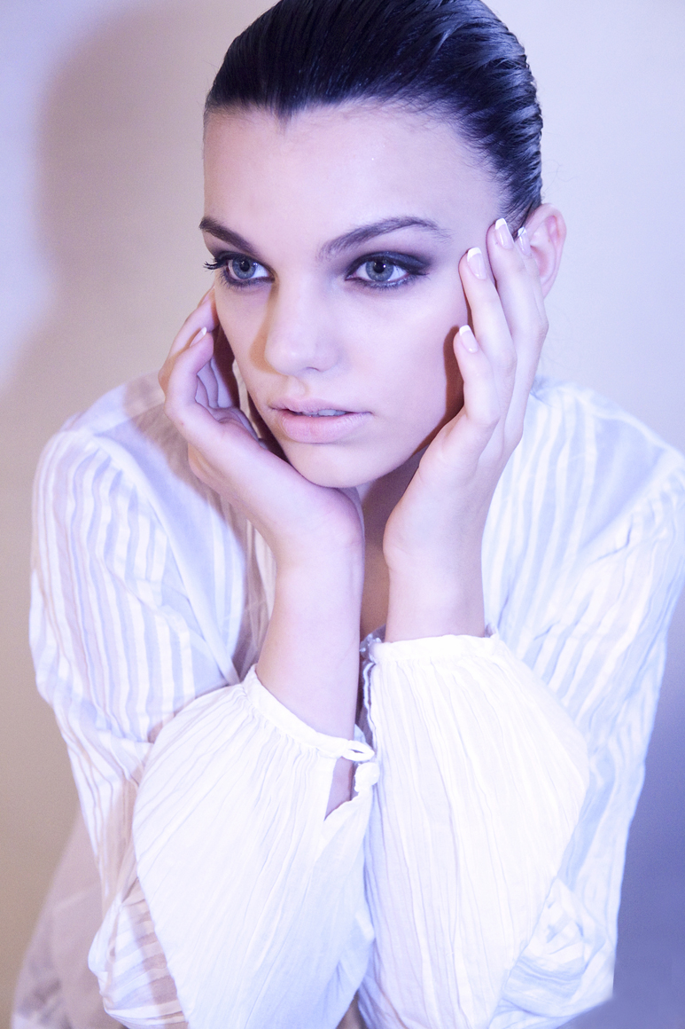 Female model photo shoot of Ayelet Rabinovitch