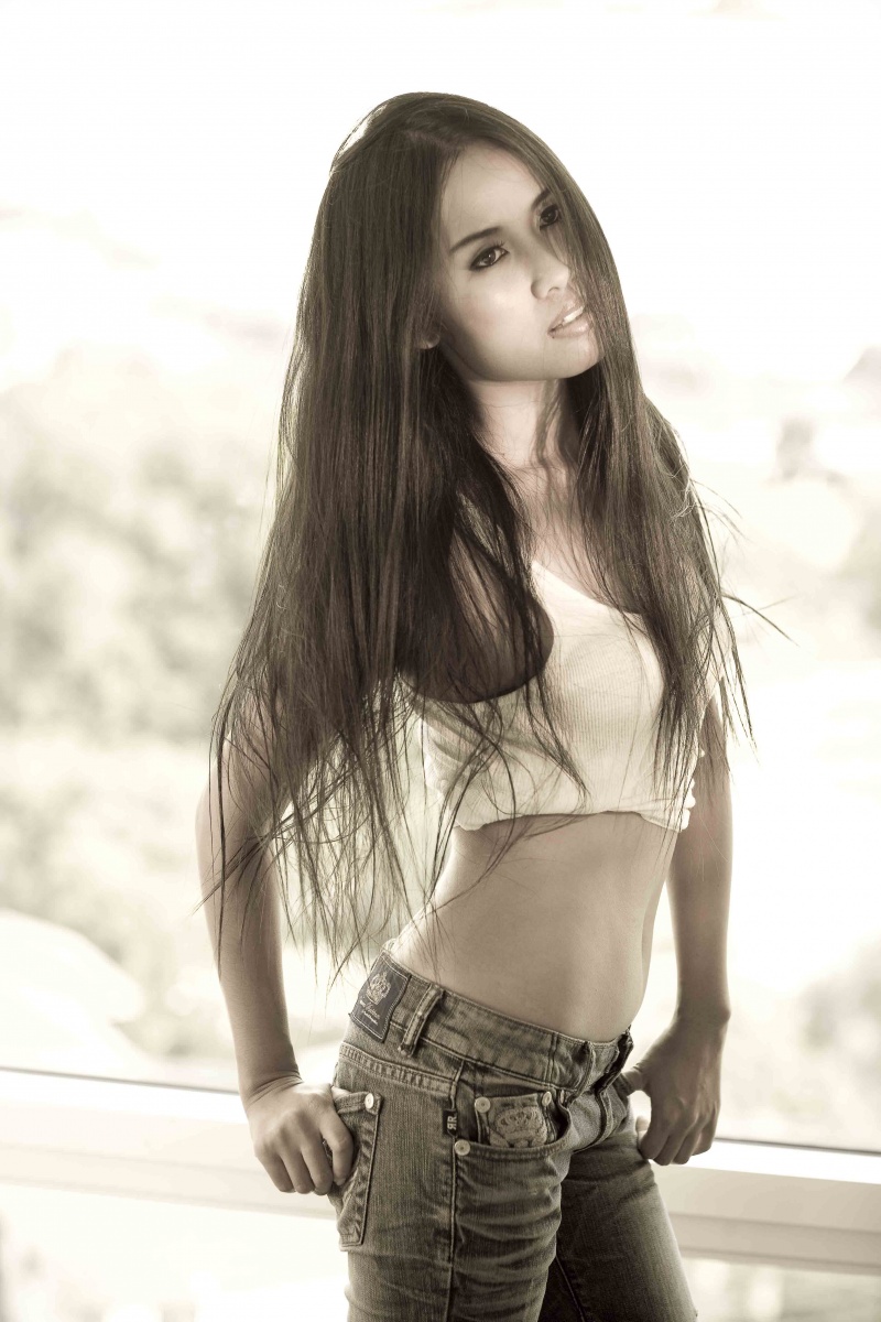 Female model photo shoot of Prisaya