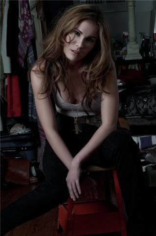 Female model photo shoot of Melissa Billings