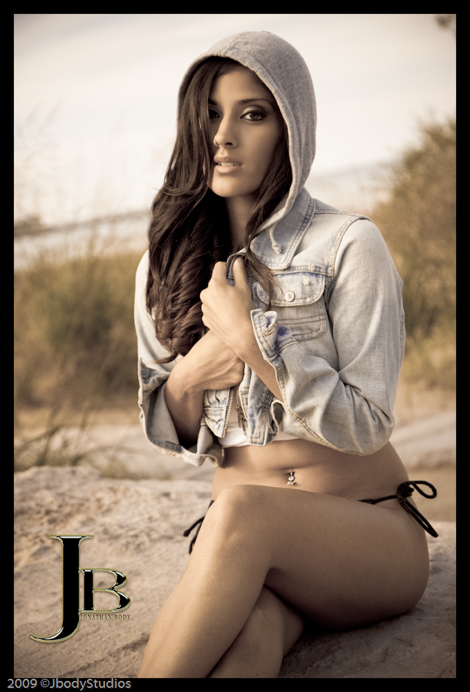 Female model photo shoot of Monica  Lopez