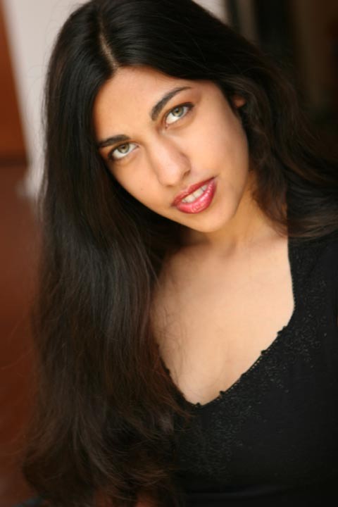 Female model photo shoot of Alisha Desai