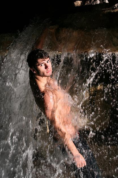 Male model photo shoot of Luke Anthony