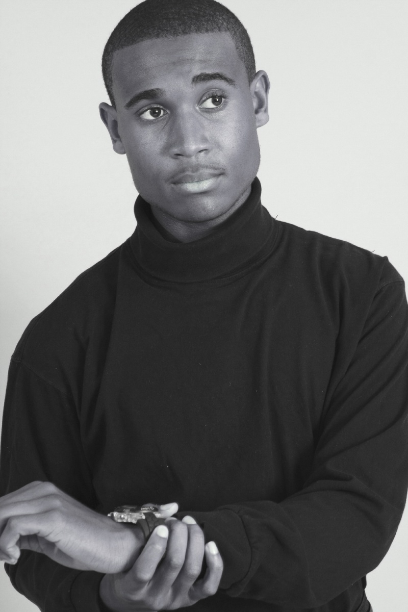 Male model photo shoot of Darius Jamison