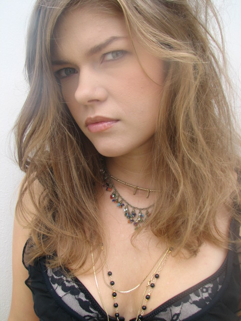 Female model photo shoot of Lara Marenco