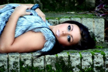 Female model photo shoot of Jayde Chorlton - Model  by kerri smith