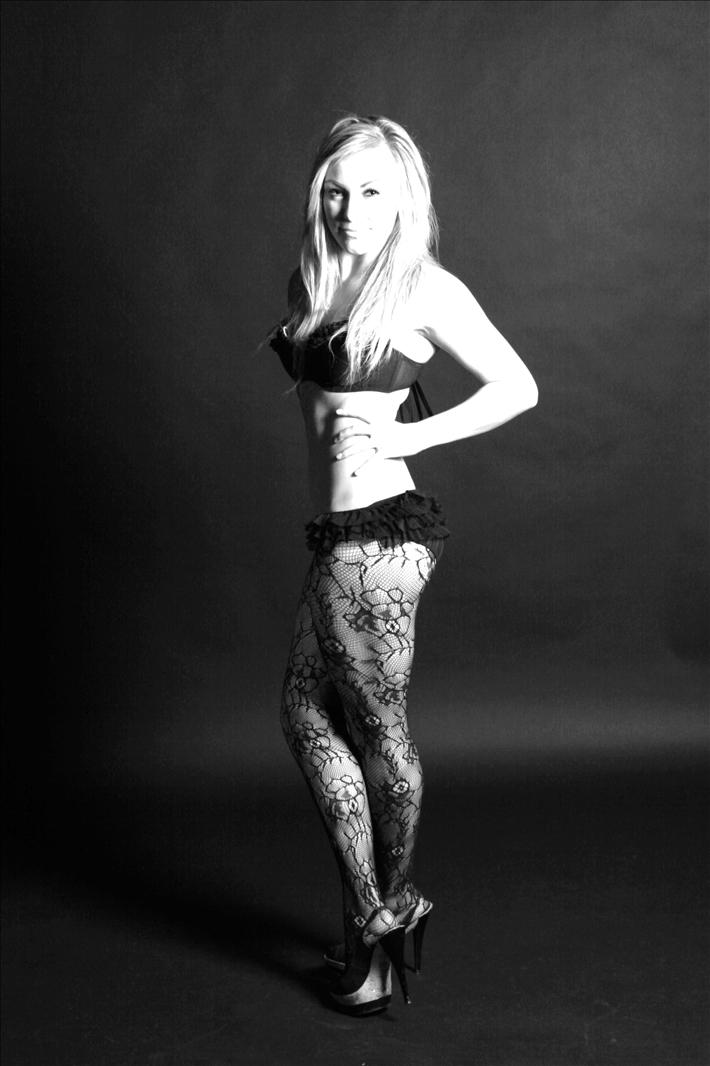 Female model photo shoot of fay louise