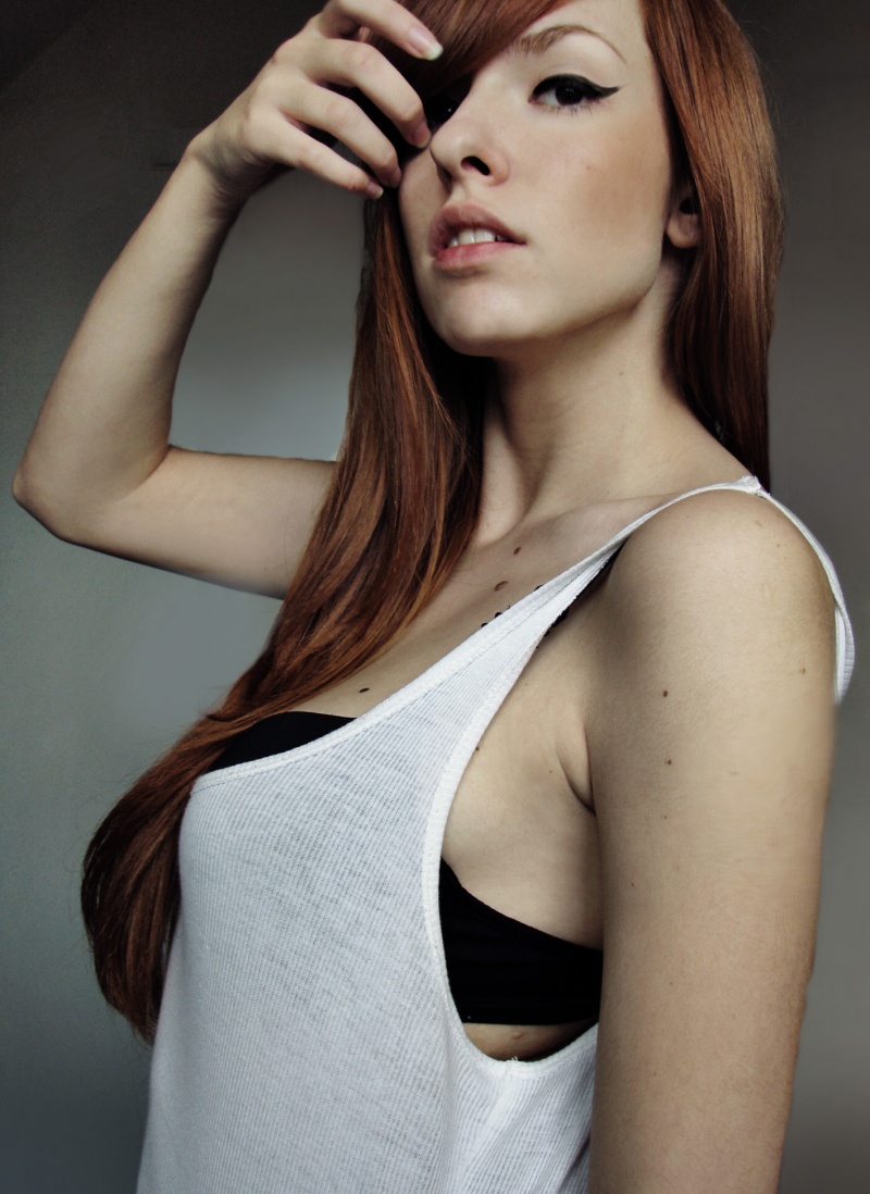 Female model photo shoot of Daria Emily