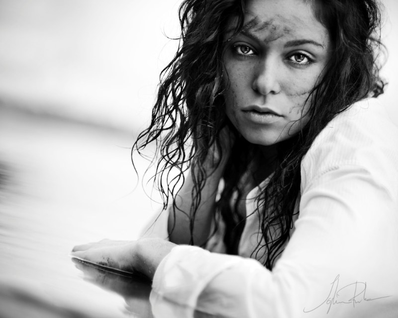 Female model photo shoot of Alexandra Schouteden