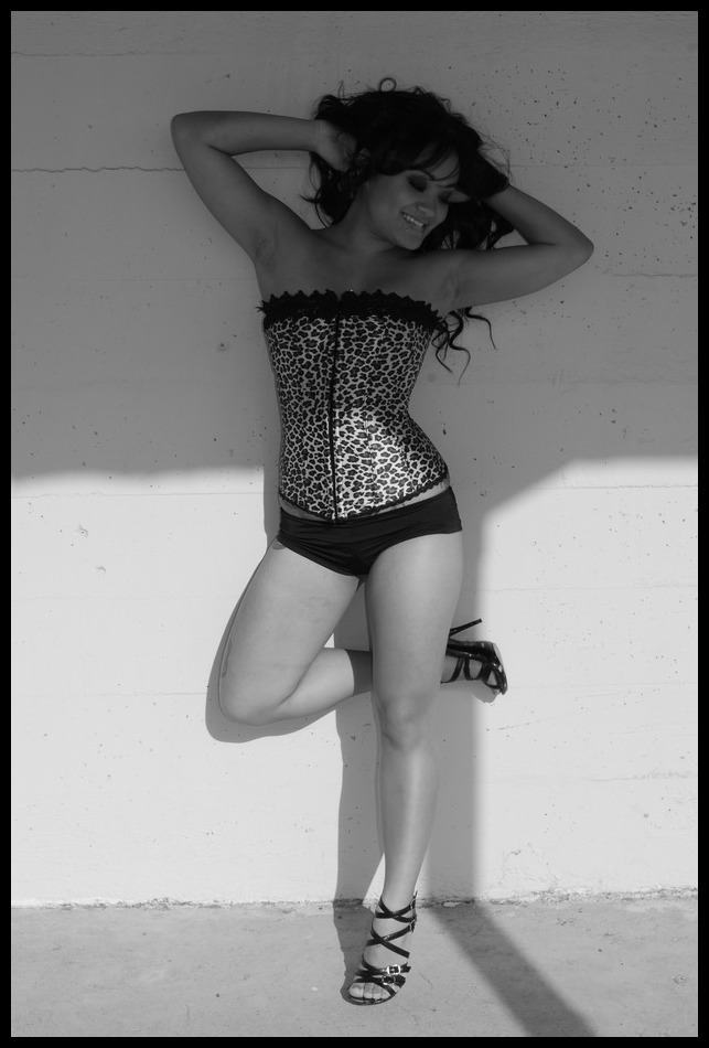 Female model photo shoot of Ms SamanthaLeigh by baybee stace