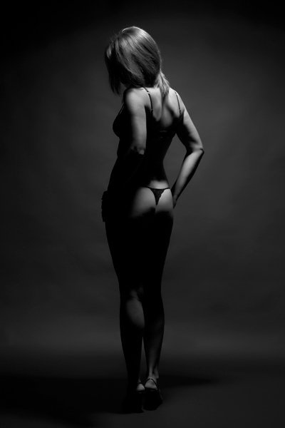 Female model photo shoot of Dorie J by smercure