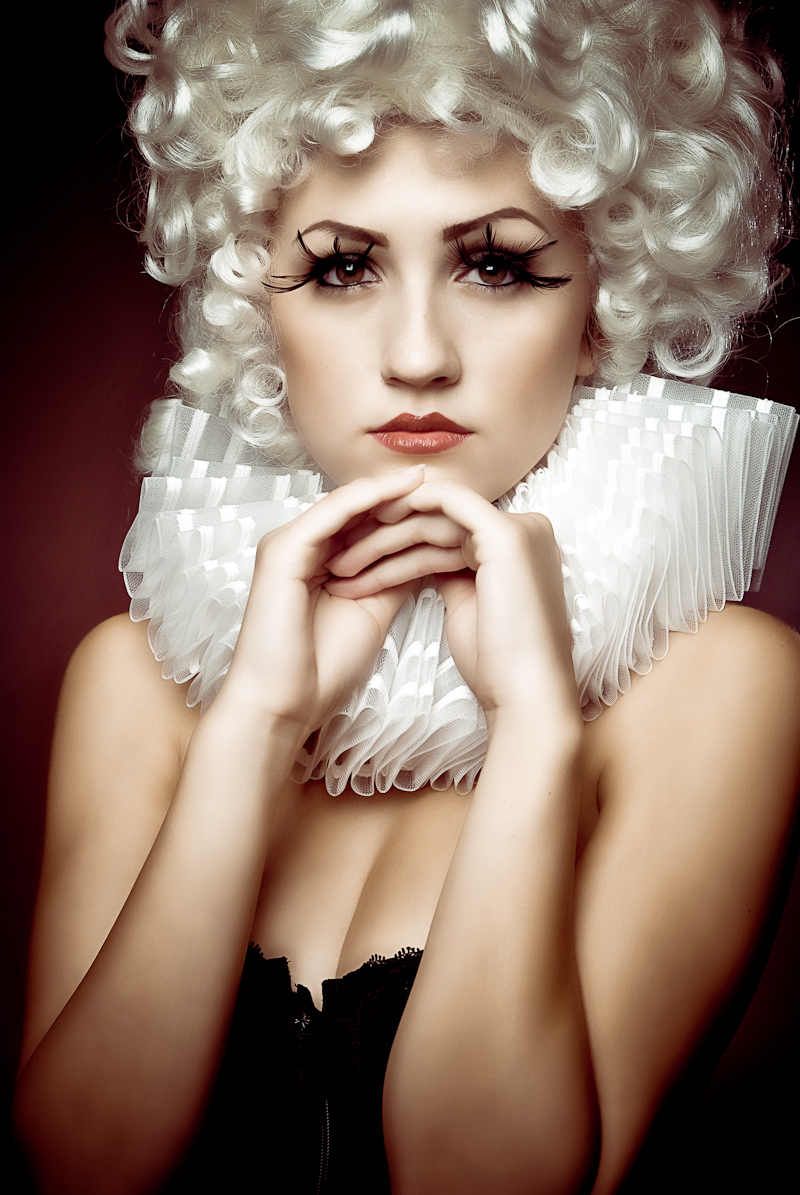 Female model photo shoot of mimi bustos