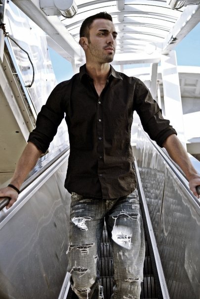 Male model photo shoot of Rick Araya in Downtown Miami