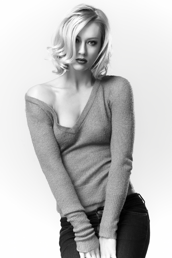 Female model photo shoot of Jessica Anna by da la  photography