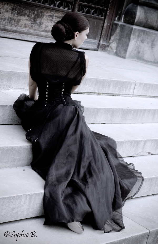Female model photo shoot of Blackitten model in Paris - Jardin des Plantes